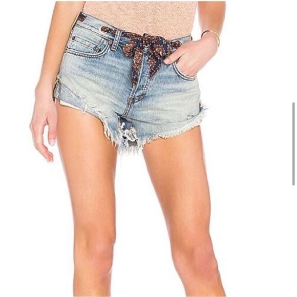 Free People We The Free Relaxed DistressedGrommet Jean Shorts size 28